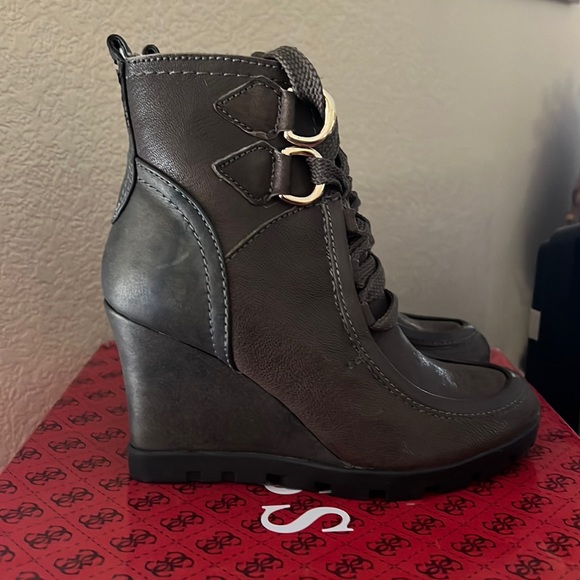 Guess Lanni Faux Fur  Wedges Boots. - Picture 1 of 7